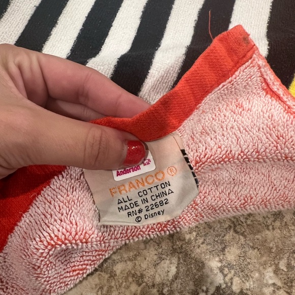 Vintage Disney 1990s 101 Dalmatian’s Beach Towel - Picture 3 of 4